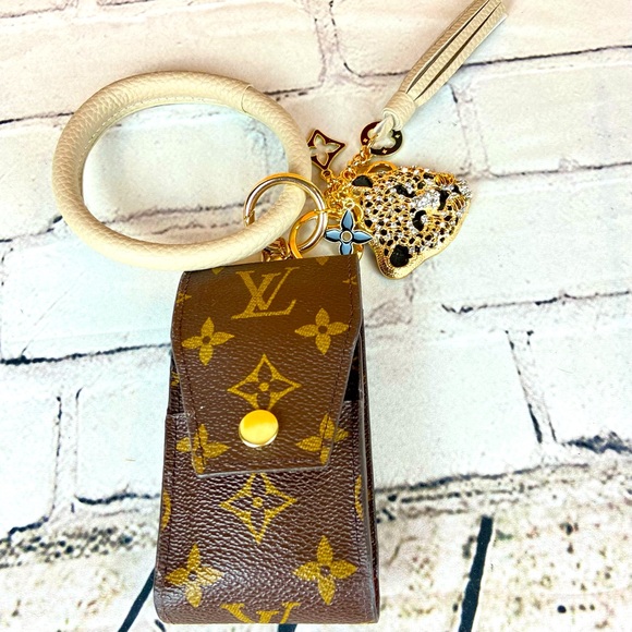 wrist keychain louis vuitton